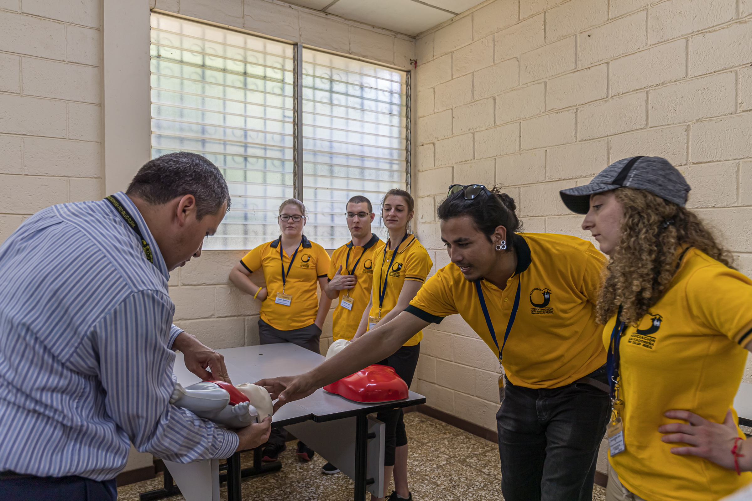 Health sciences students learning in a hands on training exercise in Nicaragua